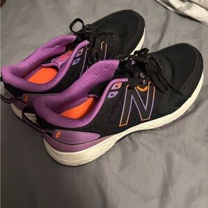 New Balance 410 V7 NEW NEVER WORN (no box) wide width